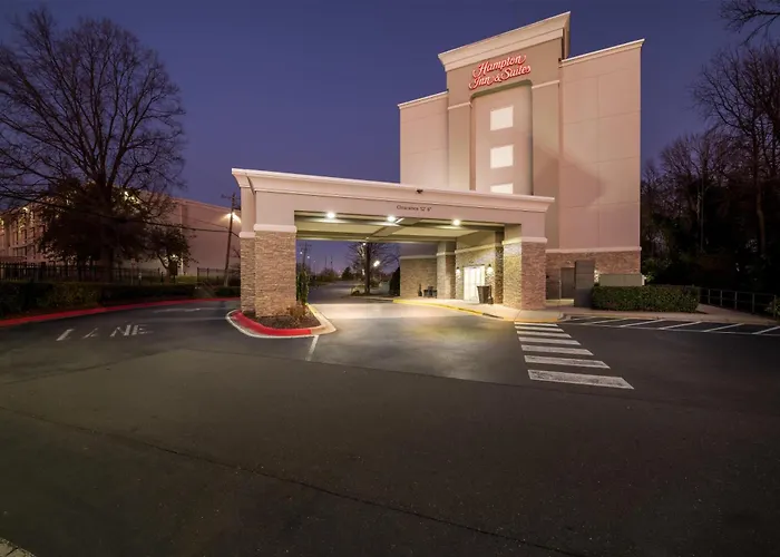 Hampton Inn & Suites -Airport