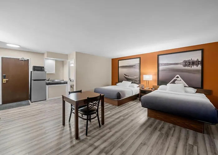 Super 8 By Wyndham North Bay Motel