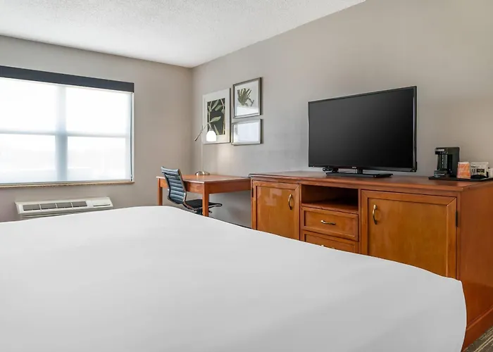 Country Inn & Suites By Radisson, Rossford - Toledo South