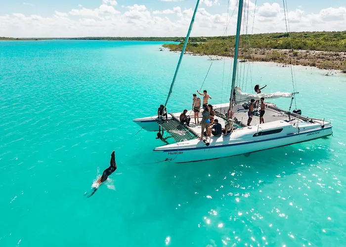 The Yak Lake House - Hostal Bacalar