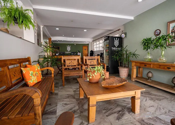 Thermas da Mantiqueira - Poços de Caldas - De frente para a Praça Central e Relógio Floral