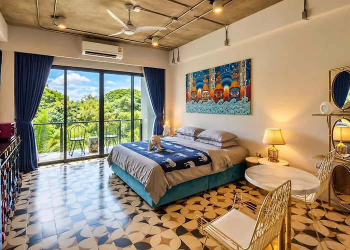 River Art Hotel