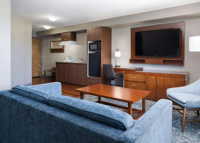 Four Points By Sheraton Victoria Gateway