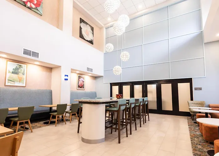 Hampton Inn & Suites Mccomb