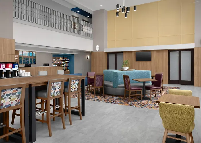 Hampton Inn & Suites Lake City