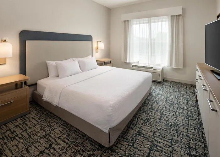 Homewood Suites By Hilton Minneapolis - At West End