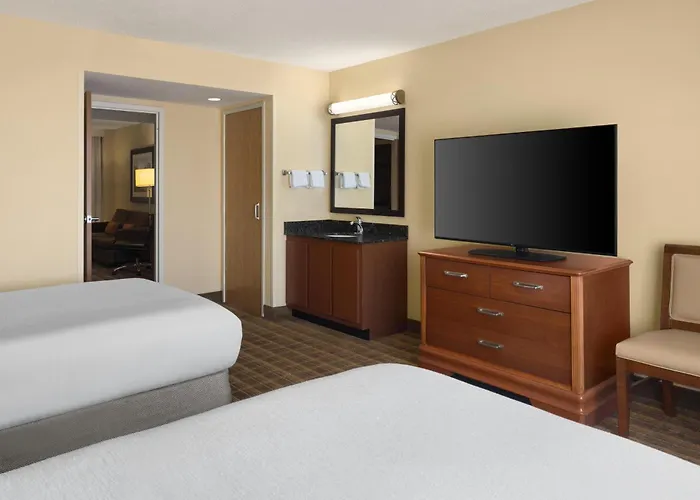 Embassy Suites Golf & Conference Center