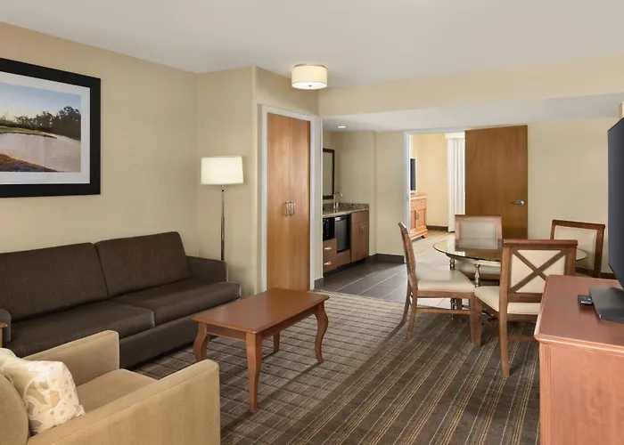 Embassy Suites Golf & Conference Center