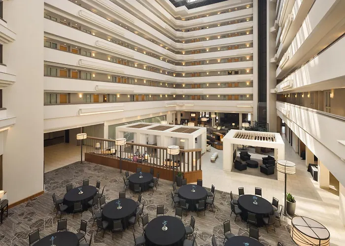 Embassy Suites Golf & Conference Center