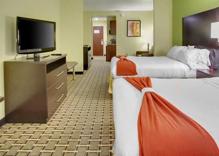 Holiday Inn Express & Suites By Ihg