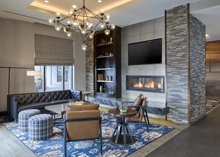 Homewood Suites Savannah Historic District/Riverfront