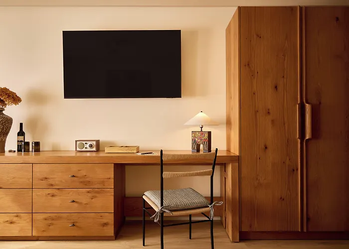 Greenporter Hotel