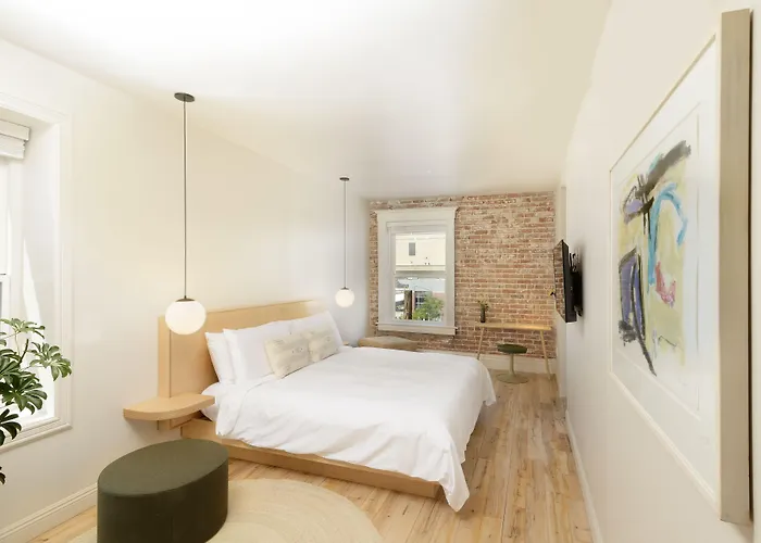 The Jesse Hotel & Bar