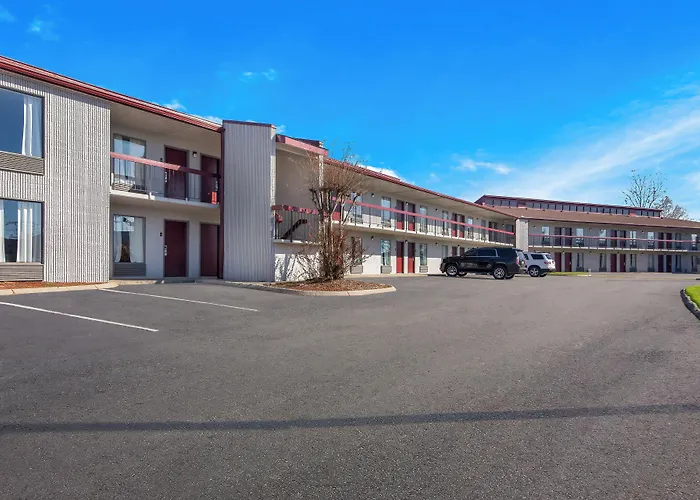 Red Roof Inn & Suites Monroe, Nc