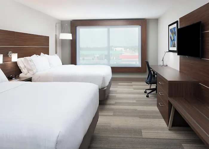 Holiday Inn Express & Suites Kingdom City By Ihg