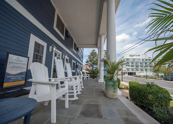 Commander Beach House Hotel