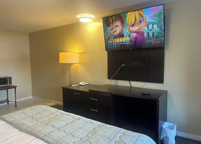 American Plaza Motel
