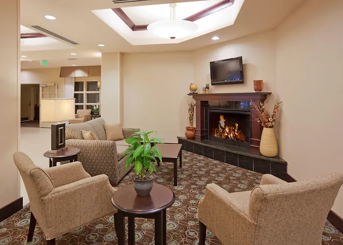 Holiday Inn Express & Suites Clovis Fresno Area By Ihg