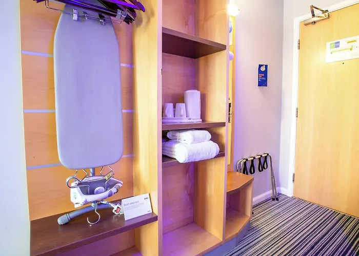 Holiday Inn Express Dunfermline By Ihg
