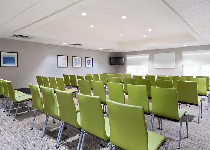 Holiday Inn Express & Suites - Columbus Airport East By Ihg