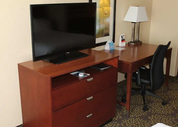 Holiday Inn Express Hotel & Suites Starkville, An Ihg Hotel
