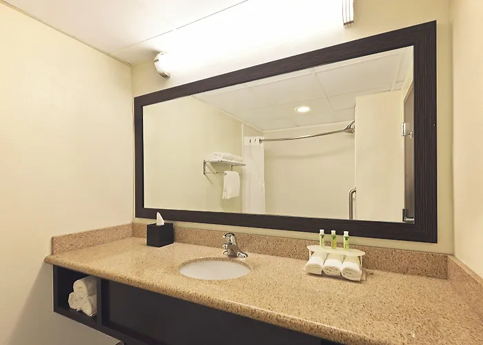 Holiday Inn Express Hotel & Suites Colby By Ihg