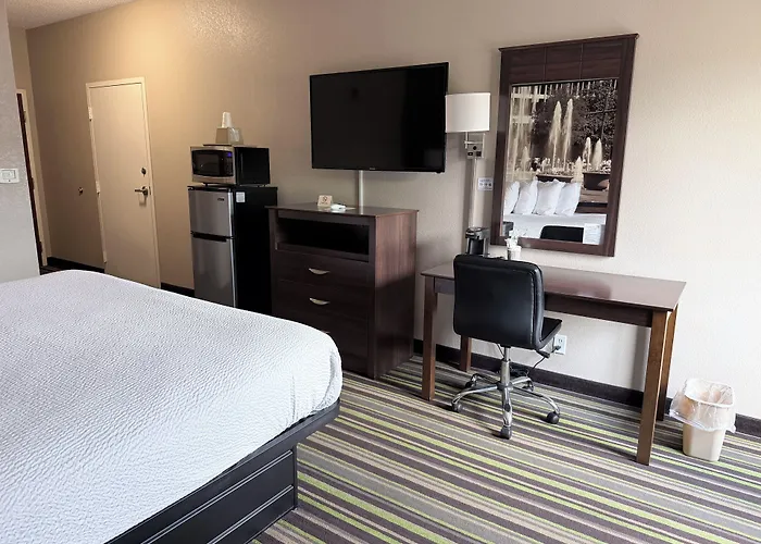 Harmony Hotel, Hernando