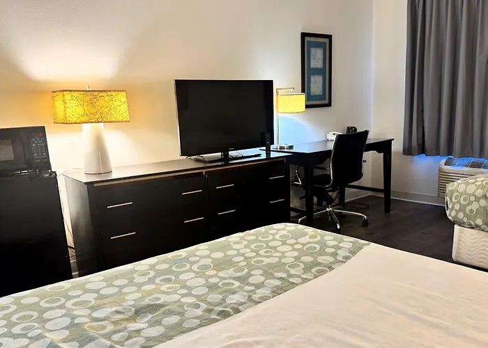 Baymont By Wyndham Meridian