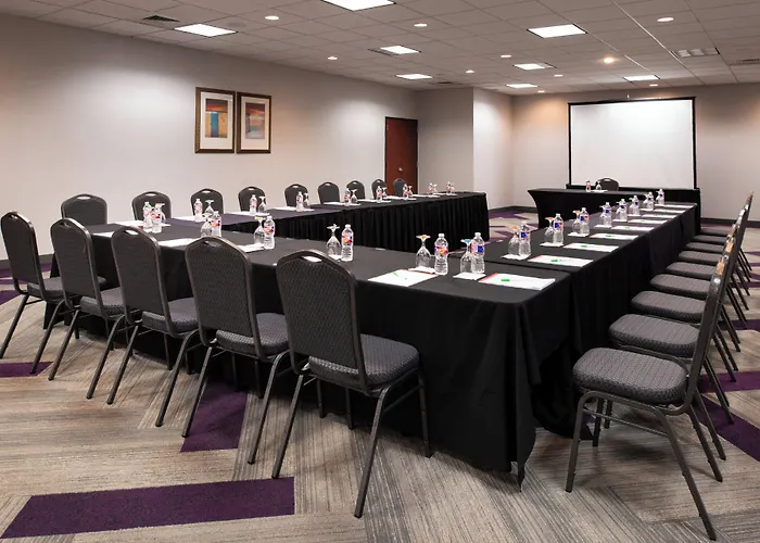 Holiday Inn Hotel And Suites Beaumont-Plaza I-10 & Walden By Ihg