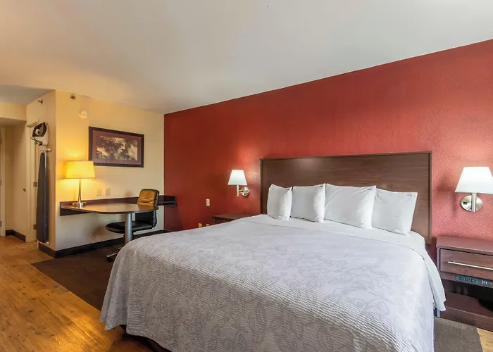 Red Roof Inn PLUS+ El Paso East