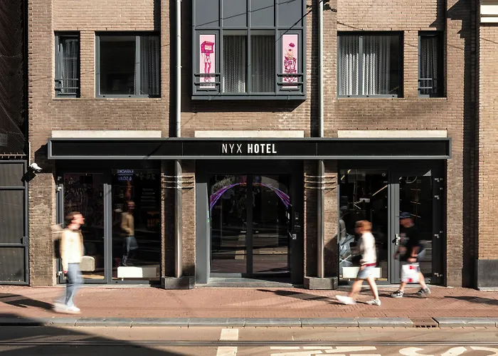 Nyx Rembrandt Square