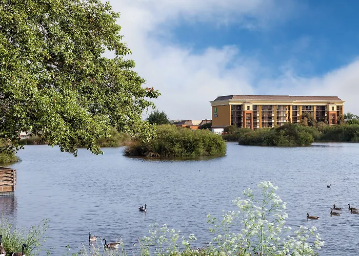Holiday Inn Express At Monterey Bay By Ihg