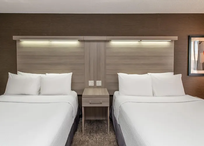 Coast Calgary University Area Hotel By Apa