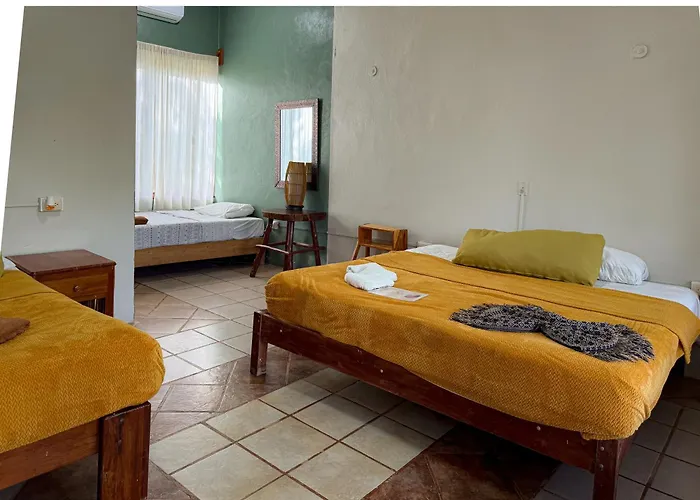 Cayuco Maya