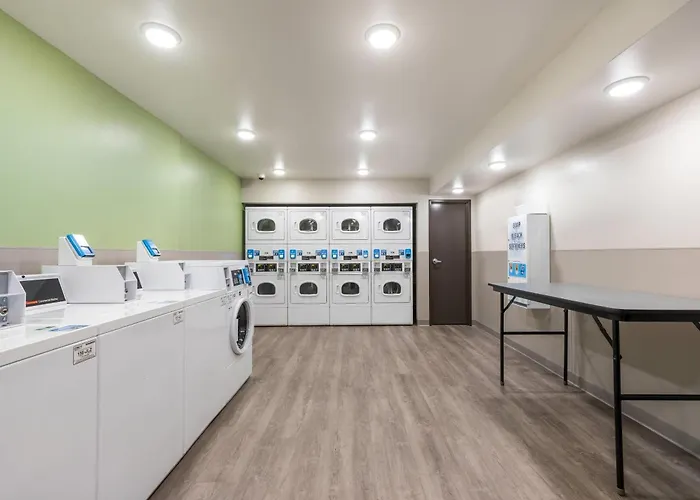 Woodspring Suites Downers Grove - Chicago