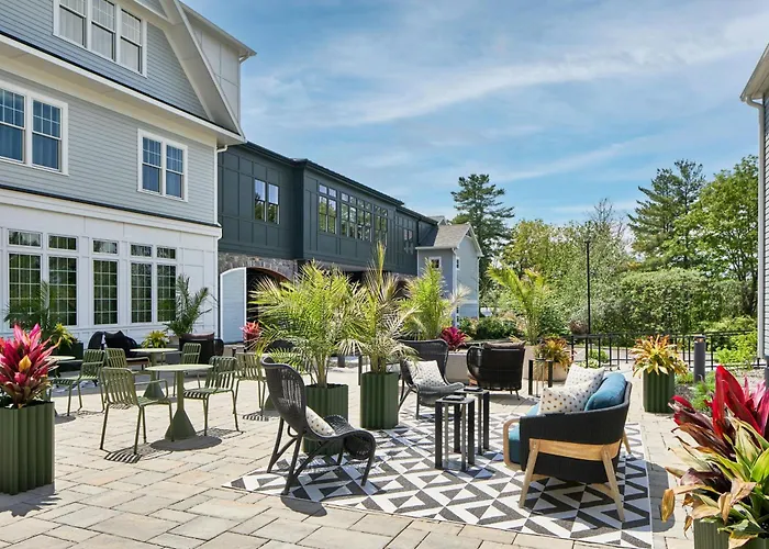 Hotel Brookmere & Arbor Spa