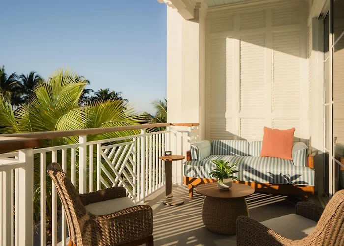 Naples Beach Club, A Four Seasons Resort