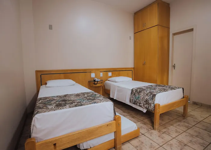 Hotel Nacional Service - Fácil acesso a Região da 44 e Rodoviária