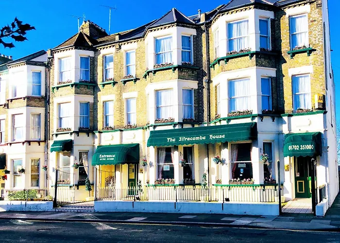 Ilfracombe House Hotel - Near Cliffs Pavilion