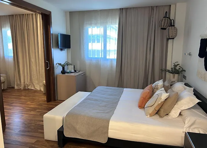 AZZ Valencia Táctica Hotel