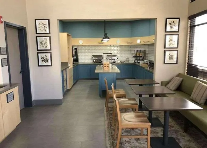 Country Inn & Suites By Radisson, Bakersfield, Ca