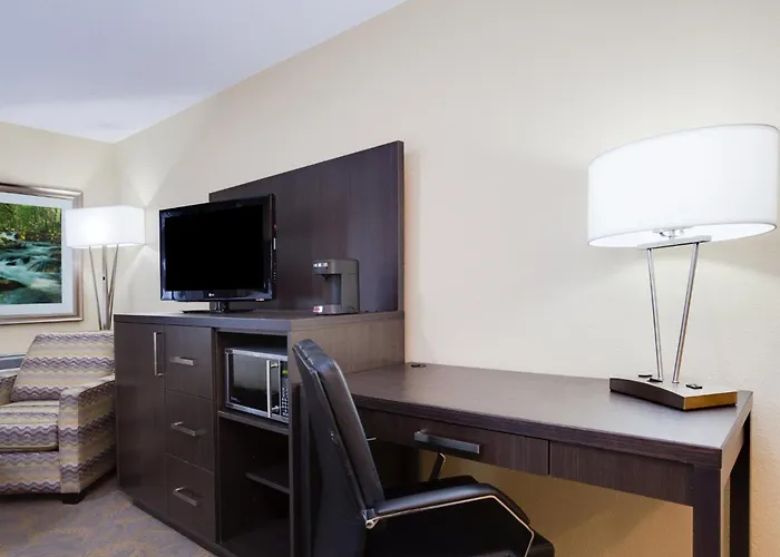 Holiday Inn Express Hotel & Suites Uptown Fredericton By Ihg