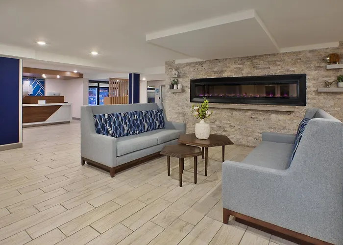 Holiday Inn Express Hotel & Suites Uptown Fredericton By Ihg