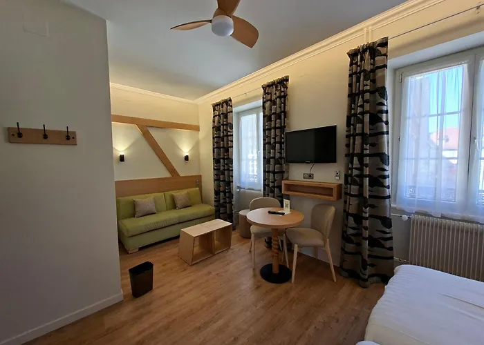 Logis Hotel De La Tour