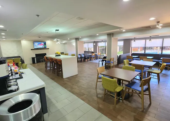 Hampton Inn Raleigh Capital Blvd North