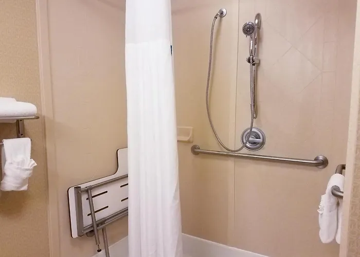 Hampton Inn & Suites Indianapolis-Airport
