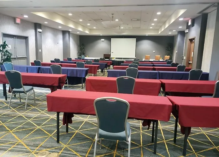 Holiday Inn & Suites Phoenix Airport By Ihg