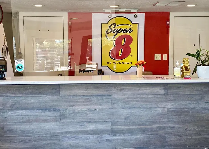 Super 8 By Wyndham Albuquerque Downtown