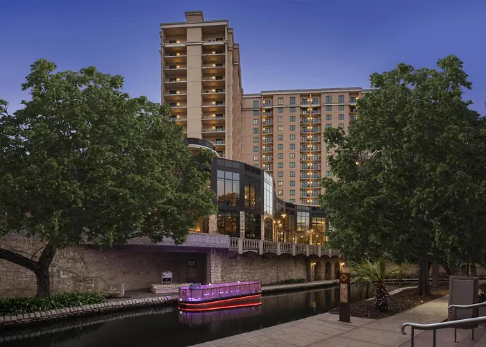 Embassy Suites Riverwalk-Downtown
