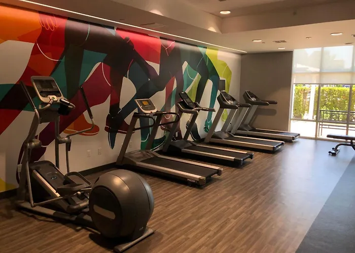 Hampton Inn & Suites Staten Island
